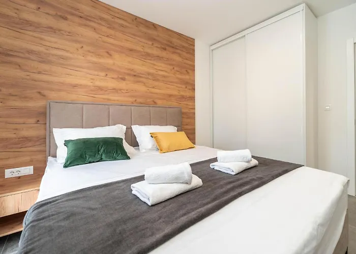 Apartment Lovely In Zadar